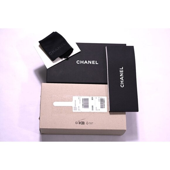 Chanel Square Sunglasses Style OCH5509 in Black Dark Grey Polar main image 5